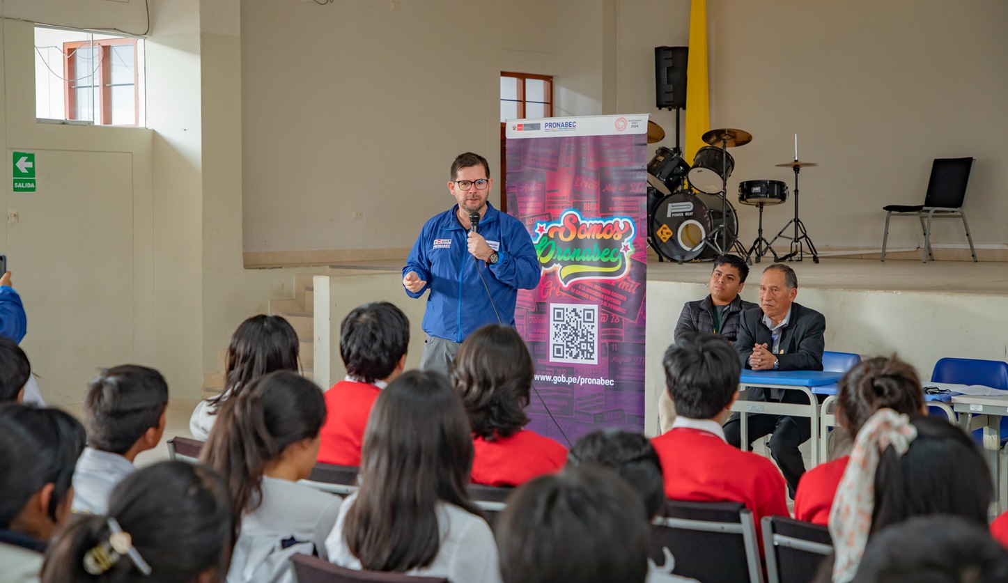 “Ahora sé que puedo estudiar una carrera”: Pronabec visitó colegios de Cajamarca y Cusco para orientar a escolares sobre sus becas