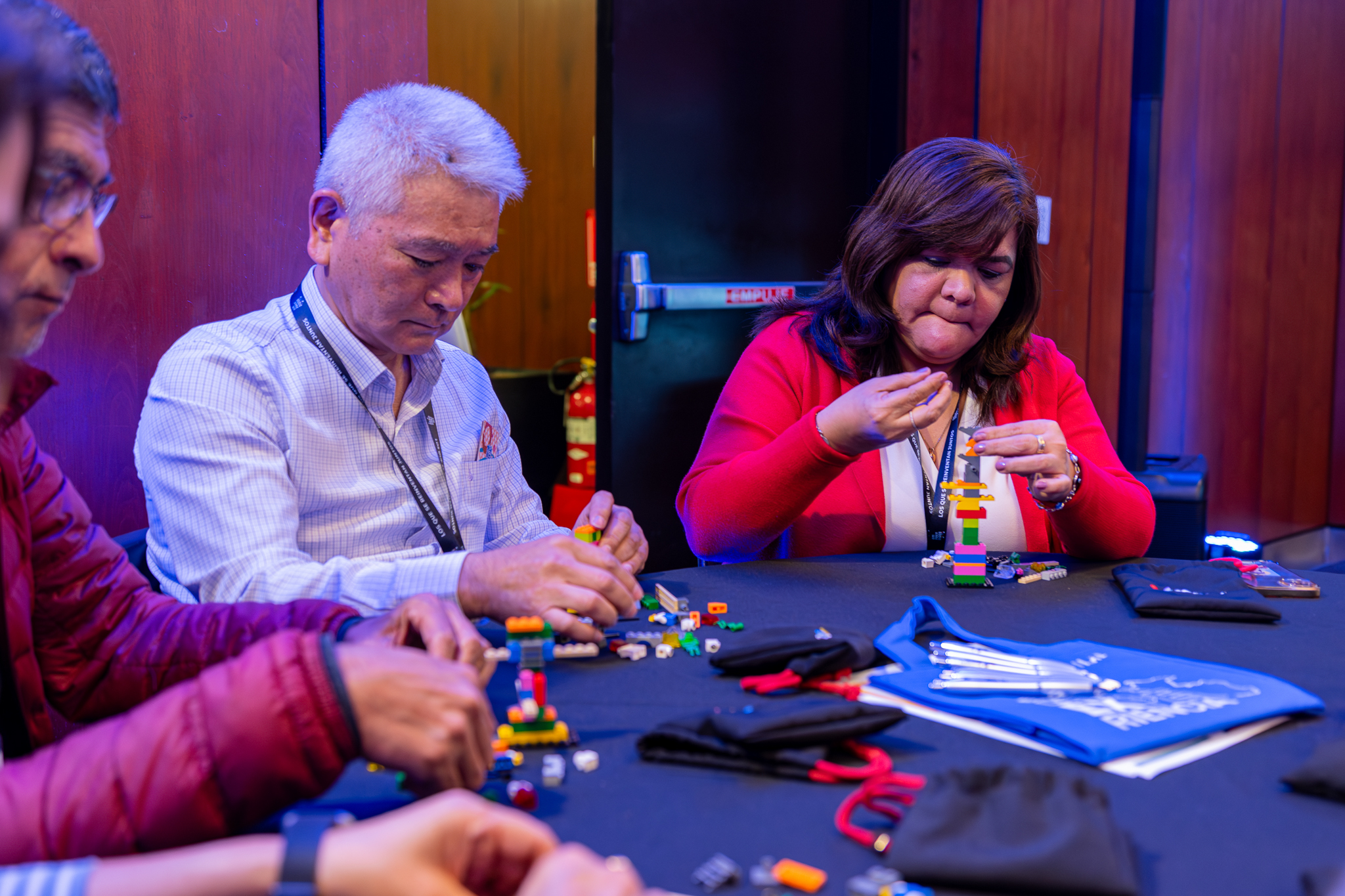 Hackatón Plateada 2026: buscan ideas de universitarios para mejorar la vida de personas de 50 años a más