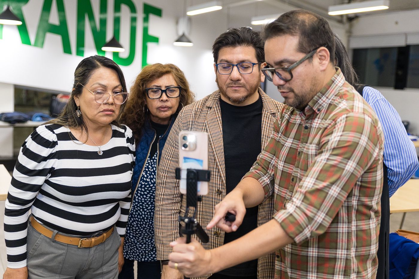 Emprender después de los 50: cómo crear negocios sostenibles en 2026