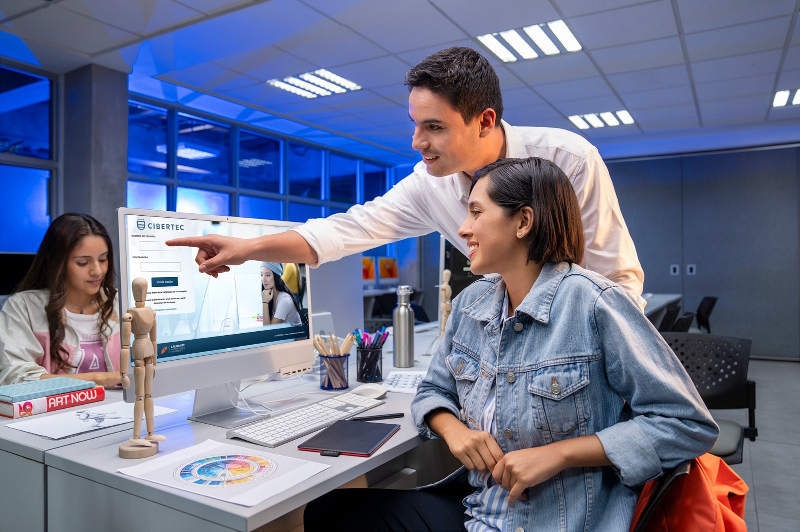 8 de cada 10 peruanos considera fundamental poder trabajar y estudiar al mismo tiempo