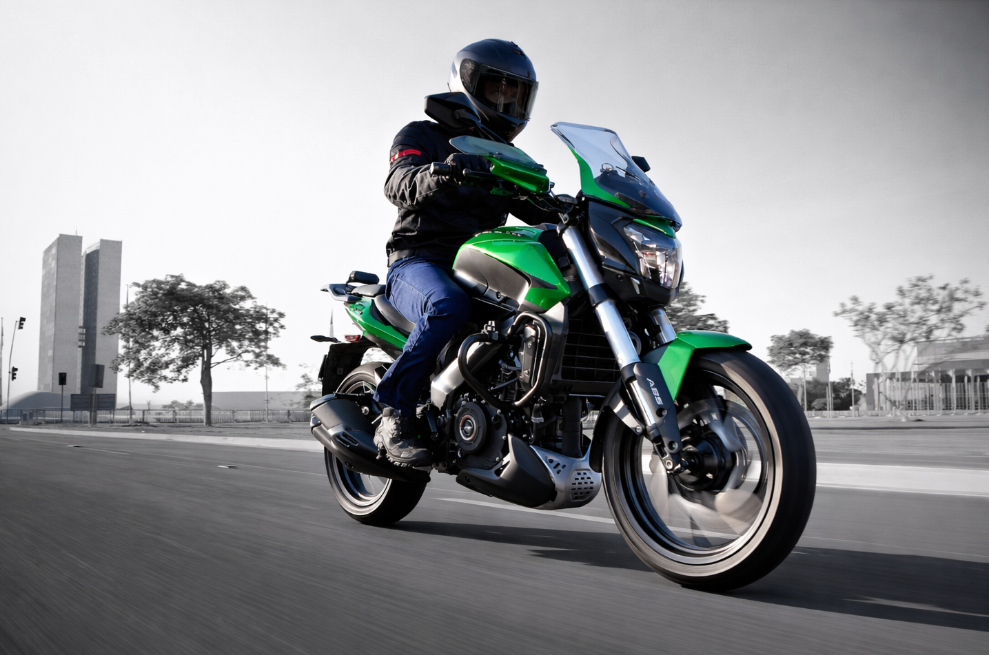 Potencia con carácter: Por qué la Dominar 400 marca la diferencia frente a su segmento