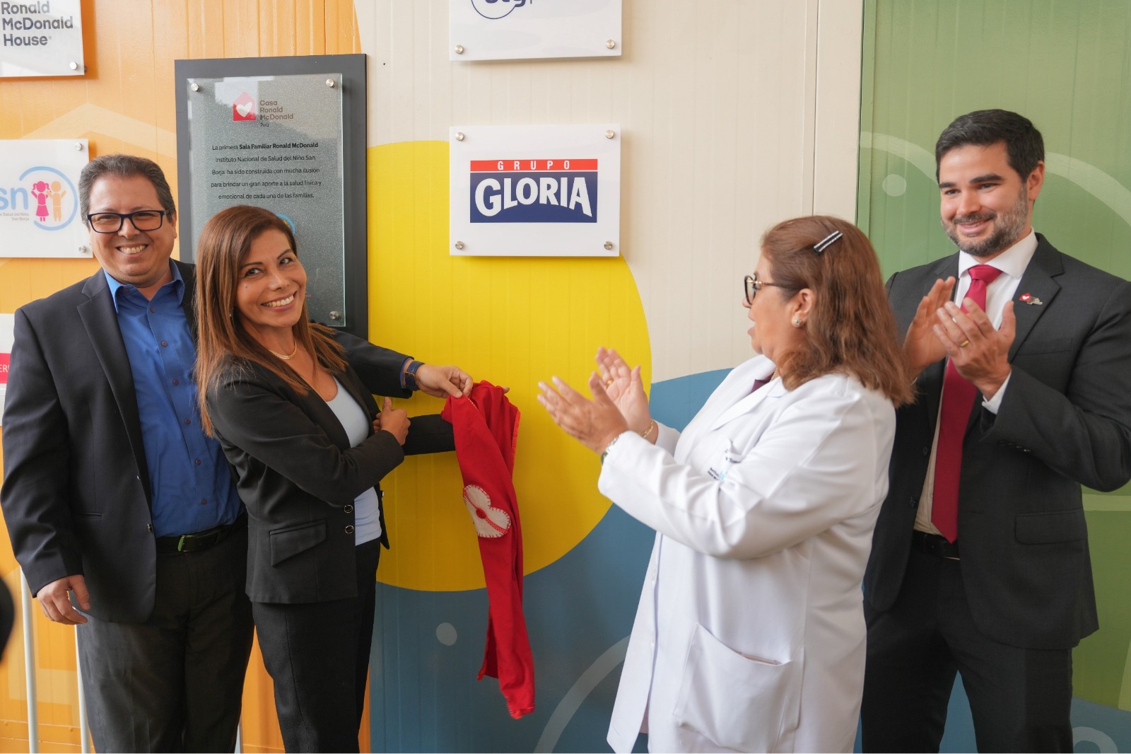 Grupo Gloria, Casa Ronald McDonald Perú y el INSNSB celebran el Día Mundial de la Leche con más de 83 familias beneficiadas