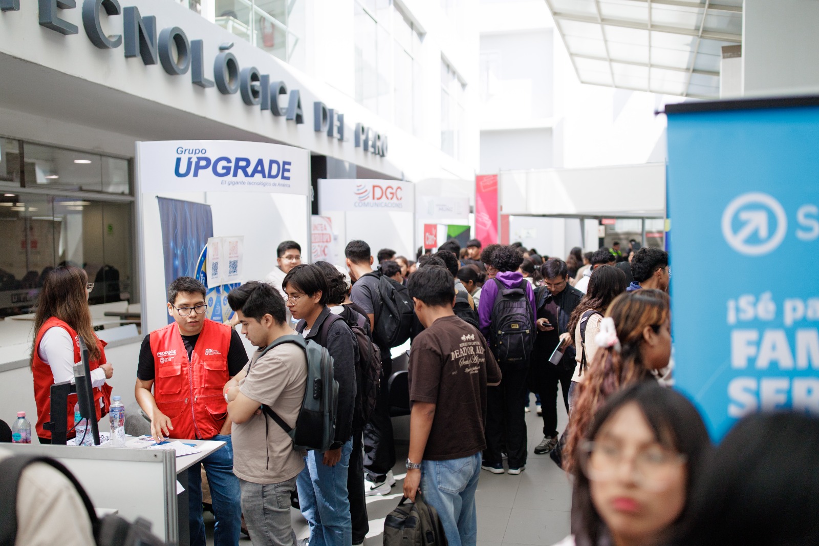 UTP Arequipa fortalece la empleabilidad de sus estudiantes con feria laboral