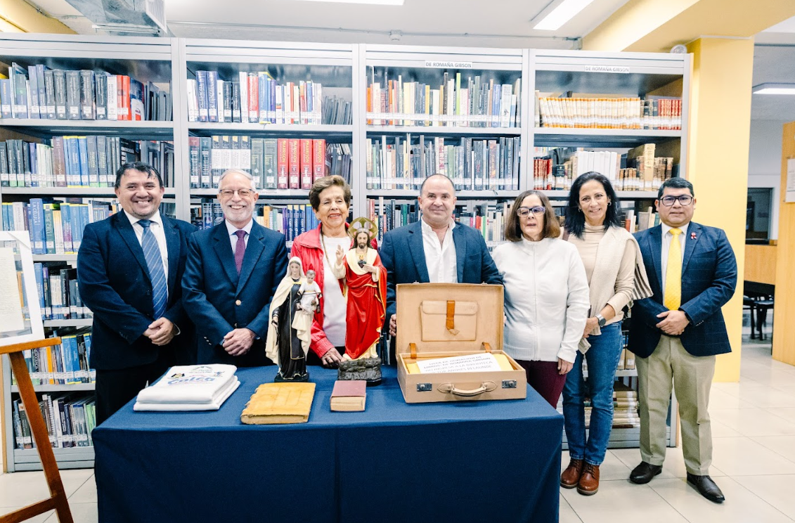 La San Pablo recibe colección bibliográfica de Mauricio de Romaña, impulsor del turismo y la conservación en Arequipa