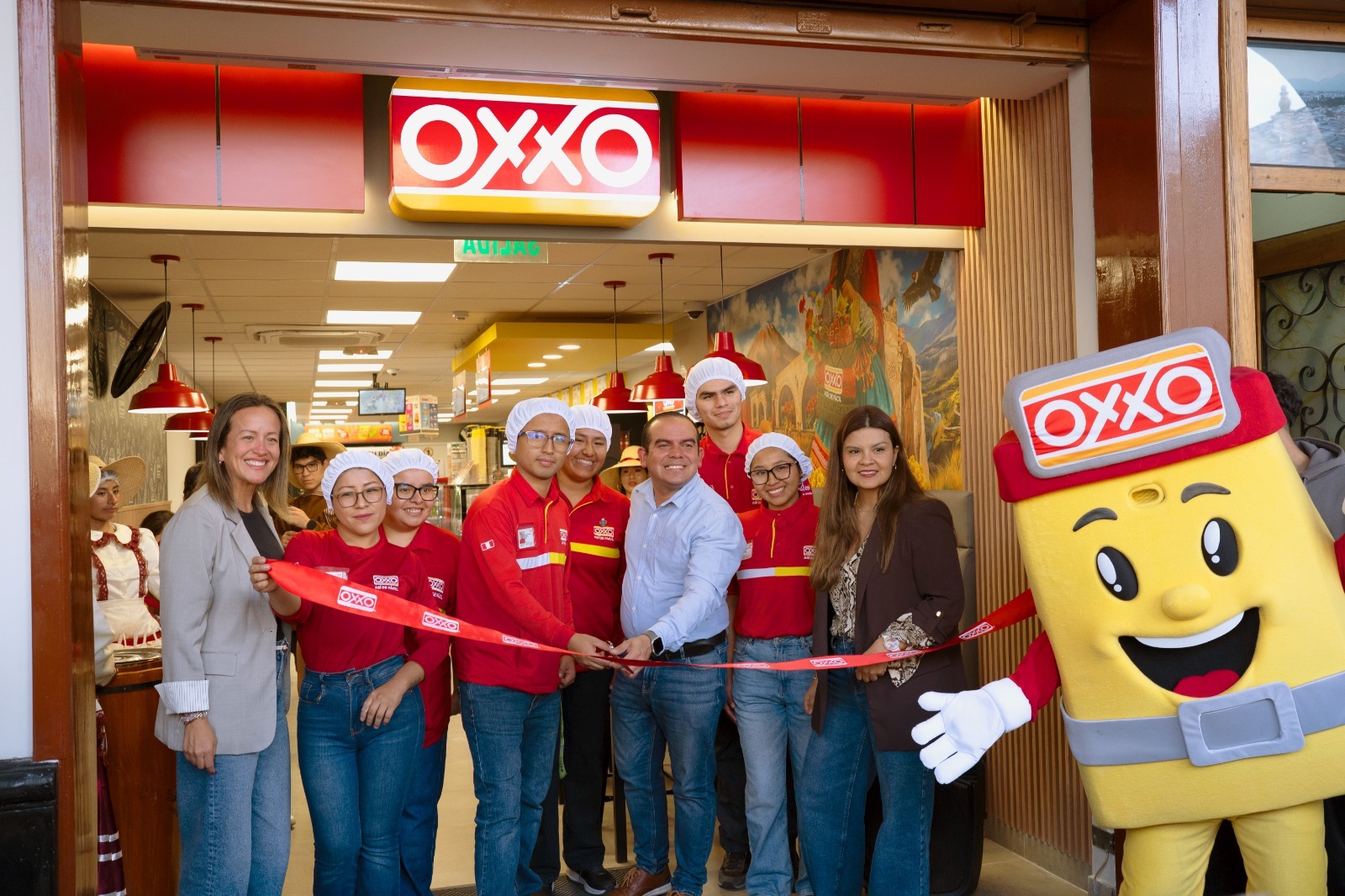OXXO alcanza 21 establecimientos en Arequipa tras inaugurar nueva tienda cerca de la Plaza de Armas