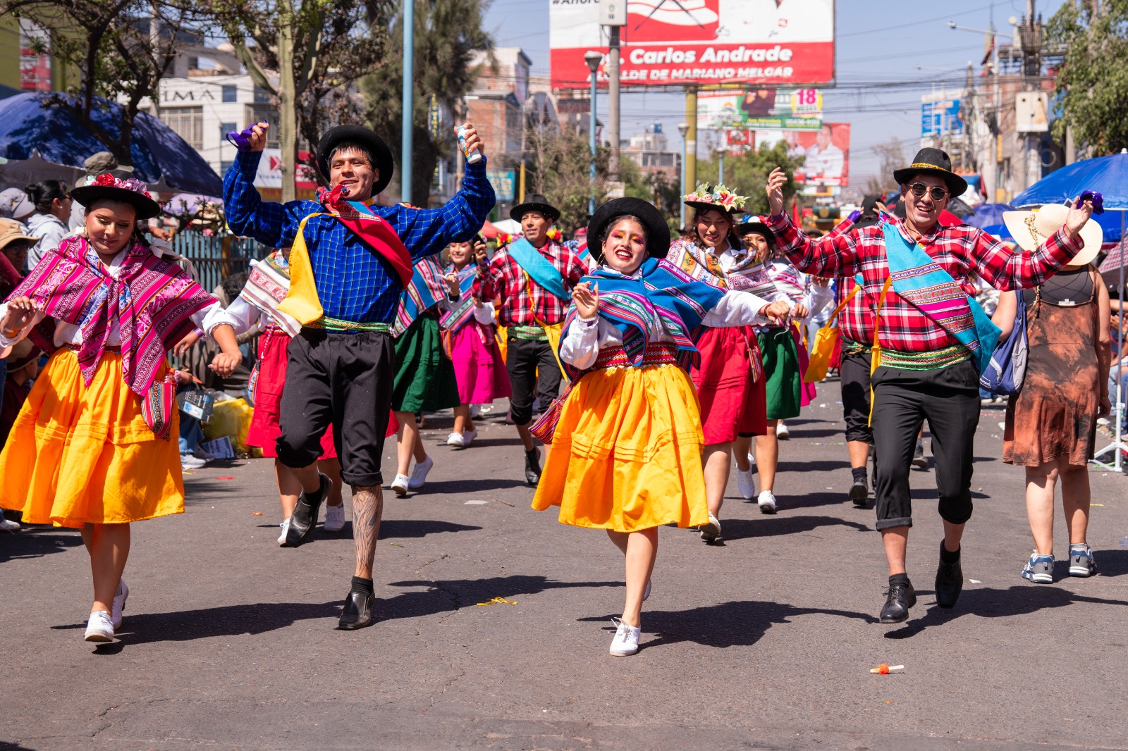 El Carnaval de Huaynacotas llevó a la Universidad Continental al podio de “Mejor Danza Arequipa” en el Corso de la Amistad 2026