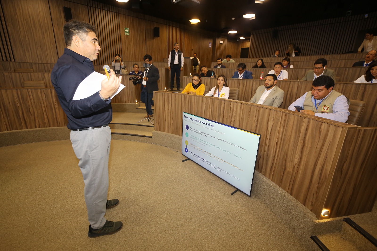 14 candidaturas de Arequipa se adhieren al Pacto por el Reciclaje tras evaluar medidas concretas de gobierno