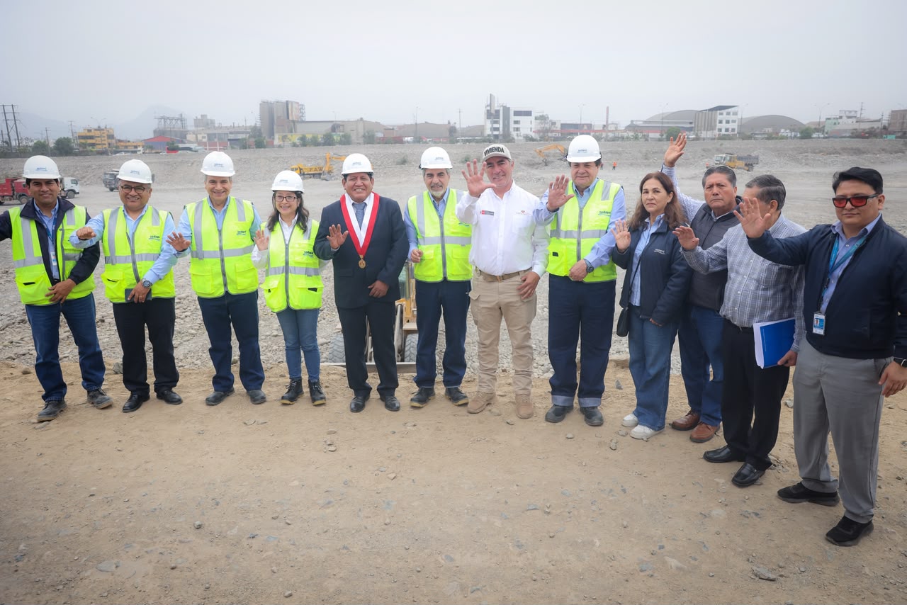 Ministro de Vivienda inspecciona trabajos preventivos de Sedapal en el río Rímac para asegurar el servicio de agua en Lima y Callao