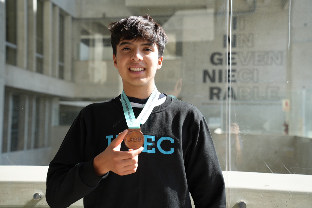 Perú obtiene su primera medalla en Olimpiada Internacional de Inteligencia Artificial